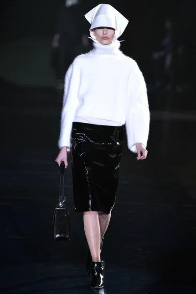 Look 24